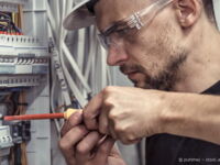 Elektroinstallation: (C) puhimec - stock.adobe.com