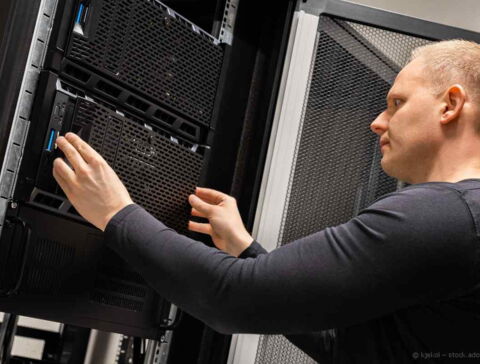 Server: (C) kjekol - stock.adobe.com